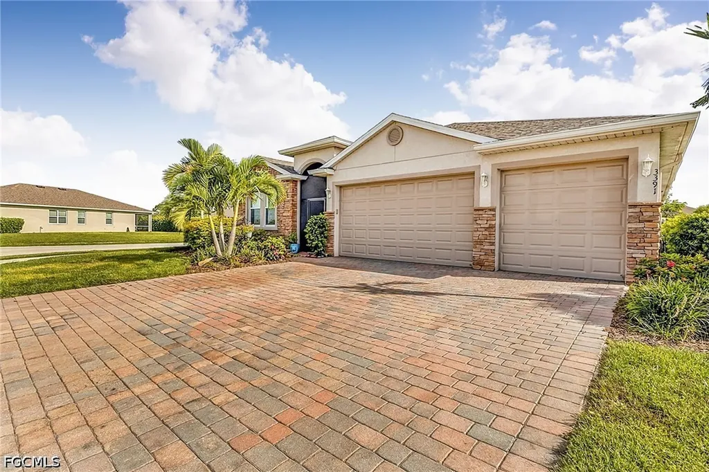 3391 Acapulco Circle Cape Coral FL 33909
