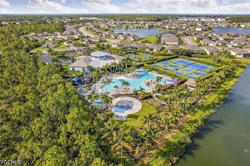 3391 Acapulco Circle Cape Coral FL 33909