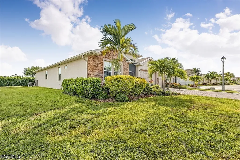 3391 Acapulco Circle Cape Coral FL 33909