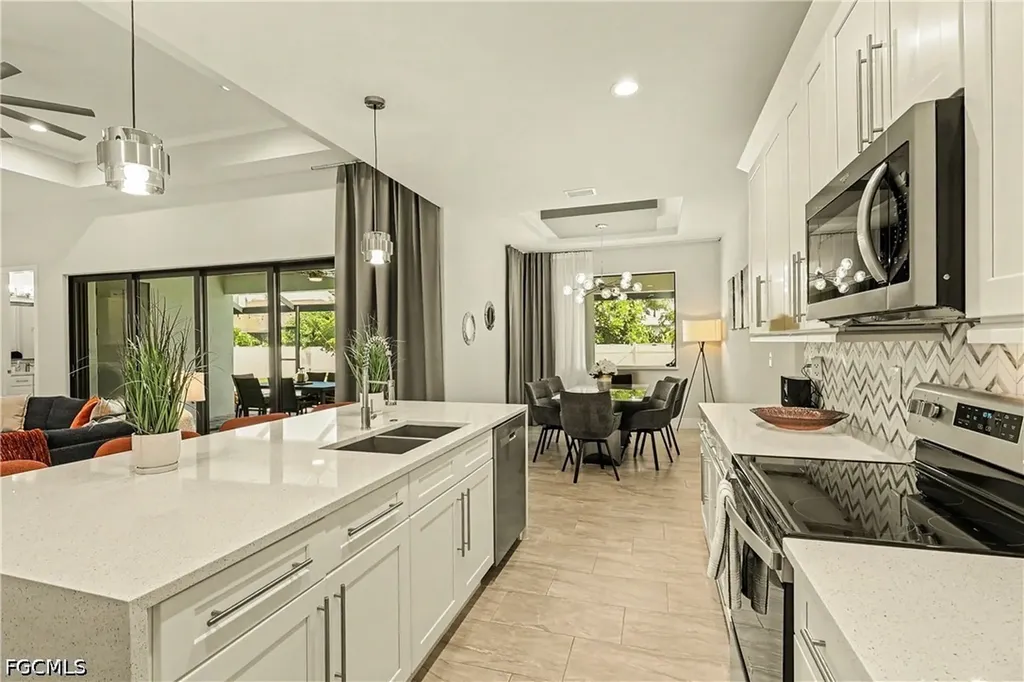 2019 SW 28th Lane Cape Coral FL 33914