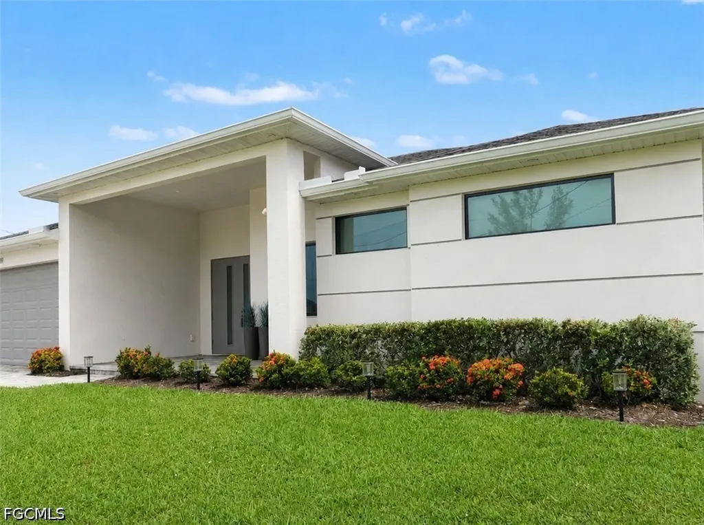 2019 SW 28th Lane Cape Coral FL 33914