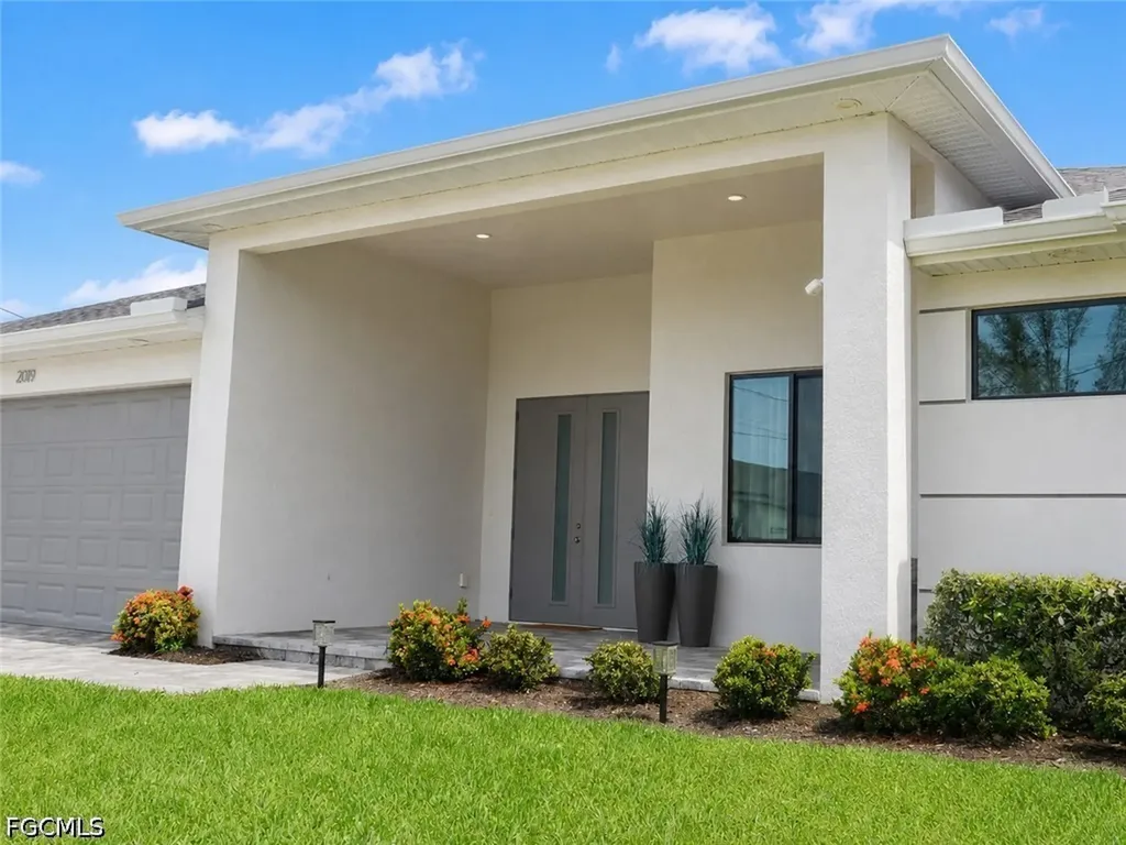 2019 SW 28th Lane Cape Coral FL 33914