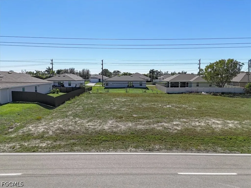 2002 Kismet Parkway W Cape Coral FL 33993