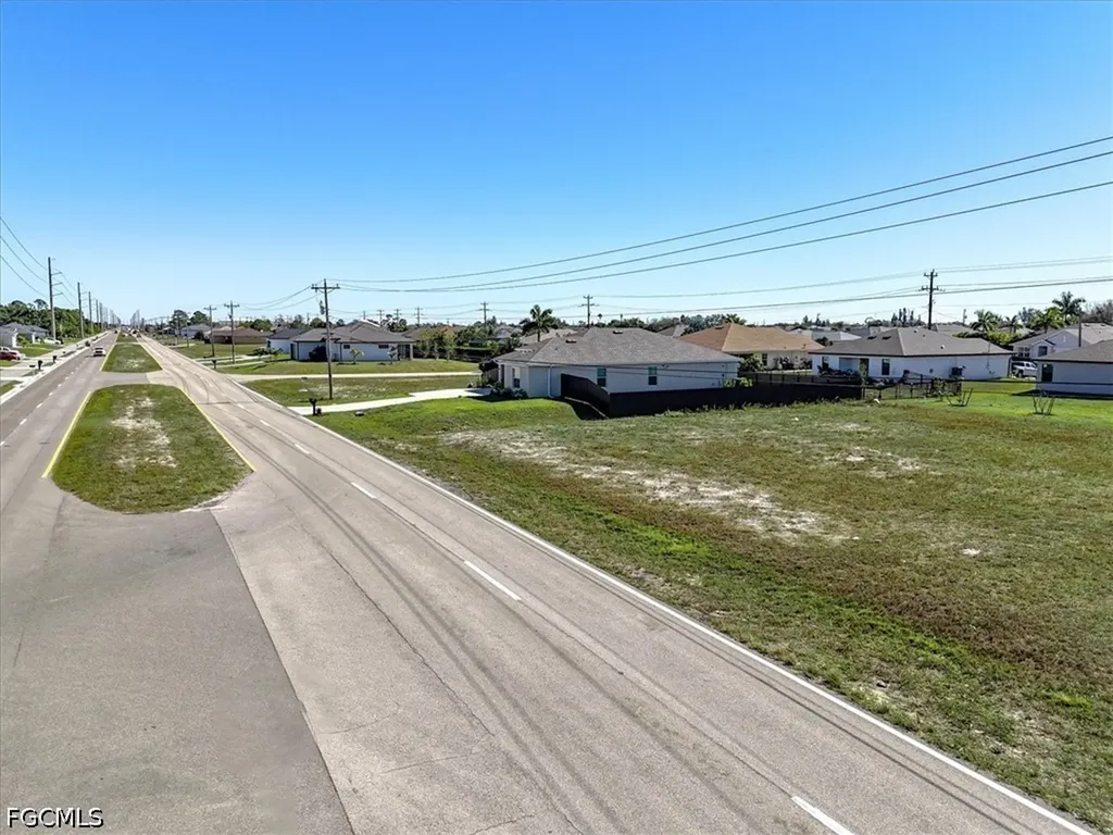2002 Kismet Parkway W Cape Coral FL 33993