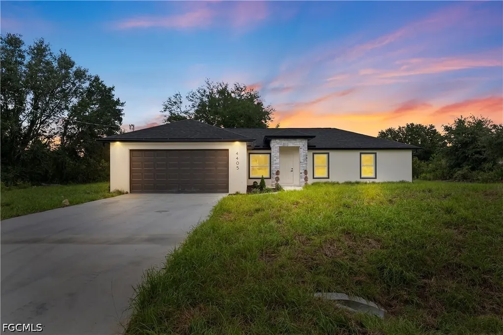 4405 E 11th Street Lehigh Acres FL 33972