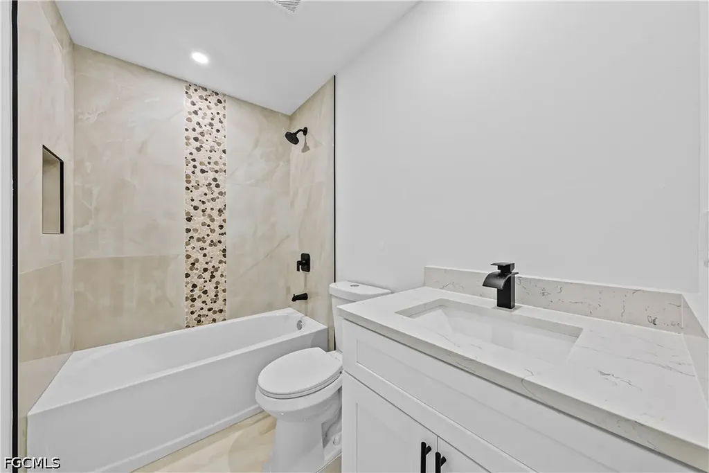 4405 E 11th Street Lehigh Acres FL 33972