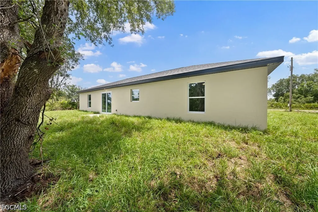 4405 E 11th Street Lehigh Acres FL 33972