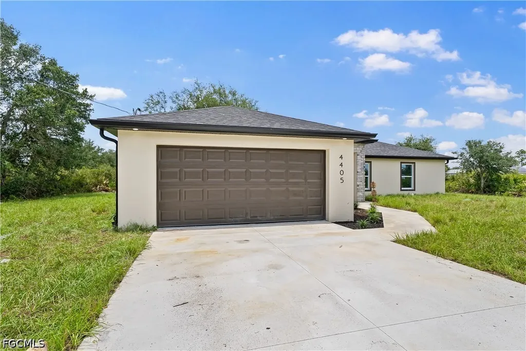 4405 E 11th Street Lehigh Acres FL 33972