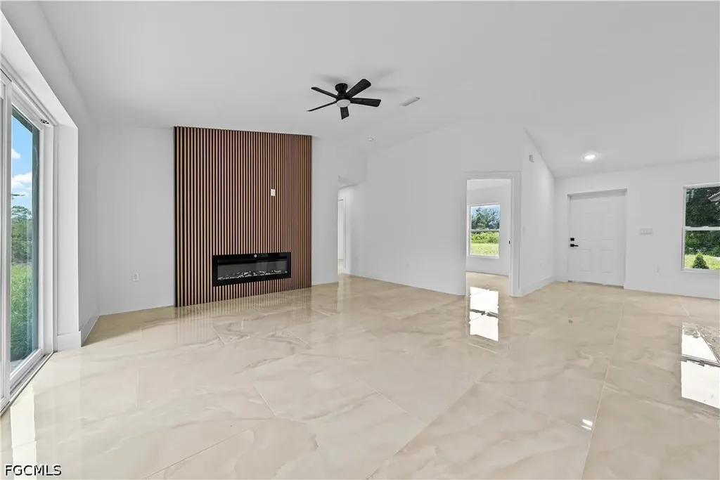 4405 E 11th Street Lehigh Acres FL 33972