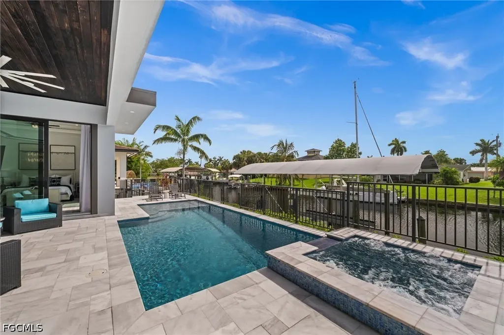 5305 Bayshore Avenue Cape Coral FL 33904