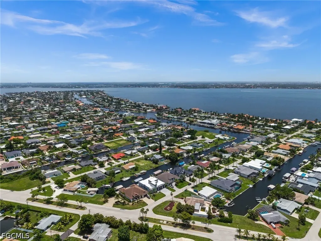 5305 Bayshore Avenue Cape Coral FL 33904