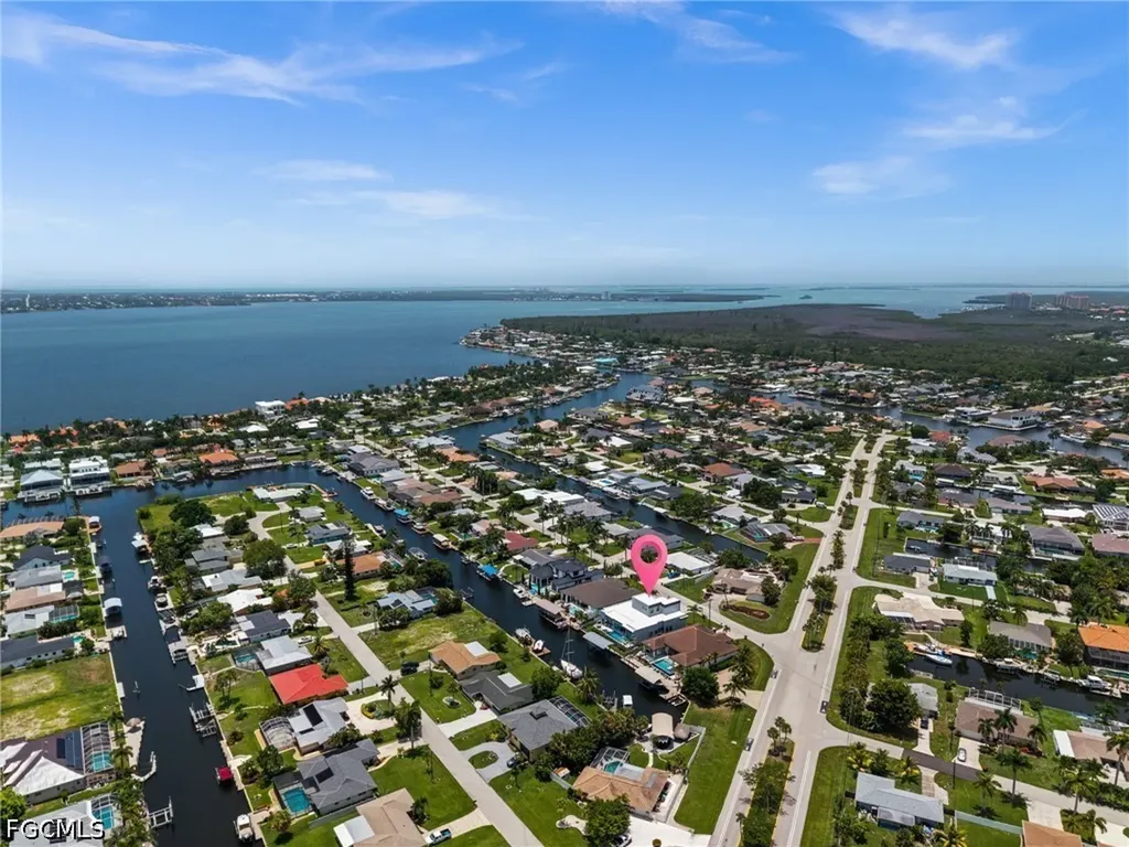 5305 Bayshore Avenue Cape Coral FL 33904