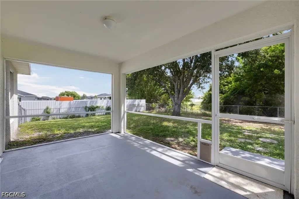459 NE 3rd Avenue Cape Coral FL 33909