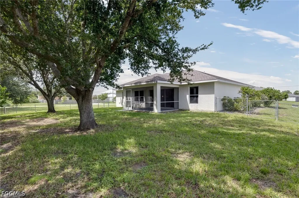 459 NE 3rd Avenue Cape Coral FL 33909