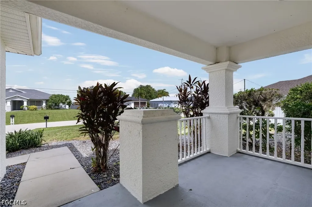459 NE 3rd Avenue Cape Coral FL 33909