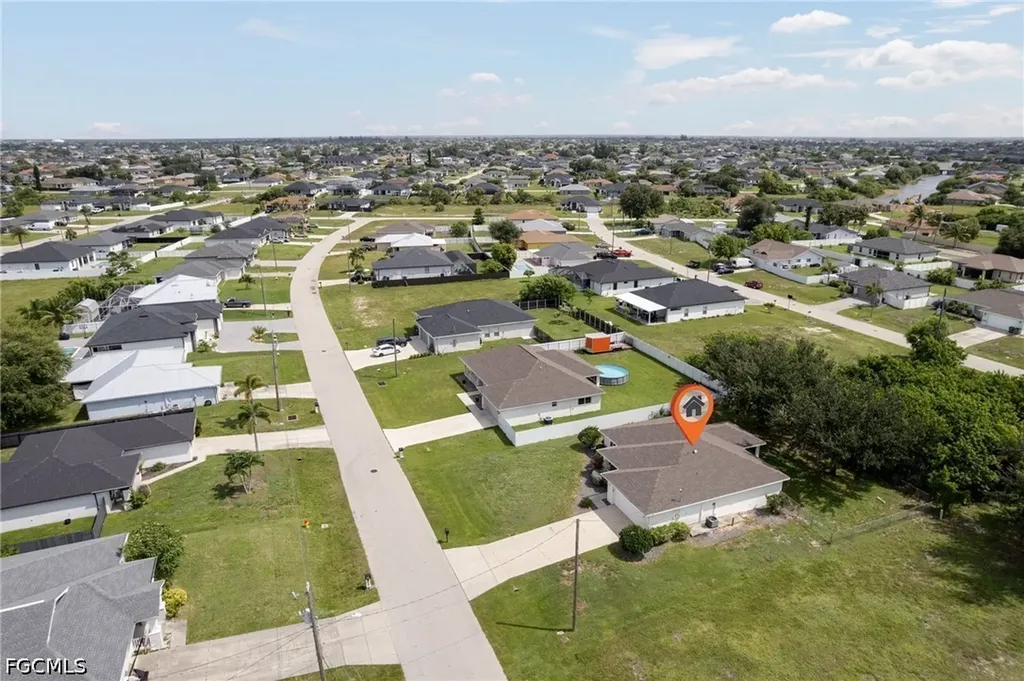 459 NE 3rd Avenue Cape Coral FL 33909
