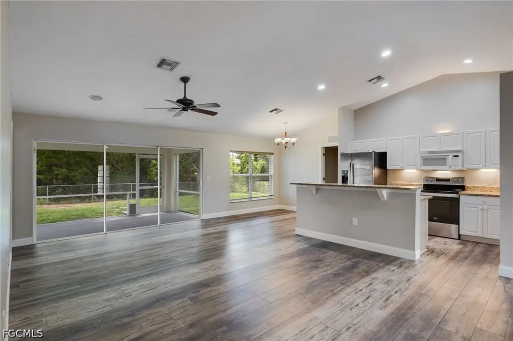 459 NE 3rd Avenue Cape Coral FL 33909