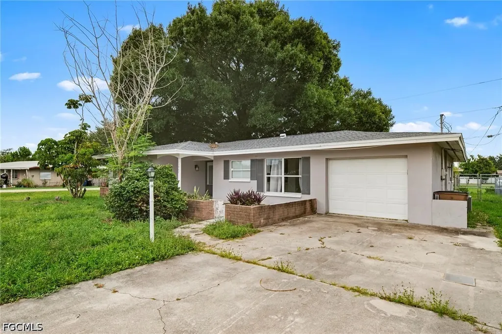 13802 2nd Street Fort Myers FL 33905
