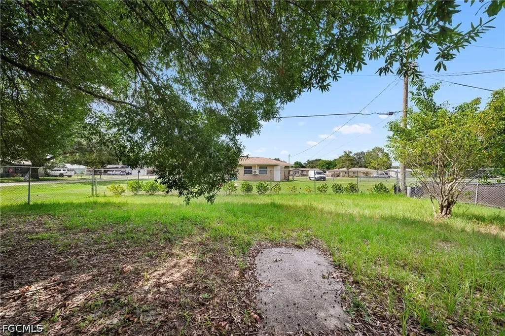 13802 2nd Street Fort Myers FL 33905
