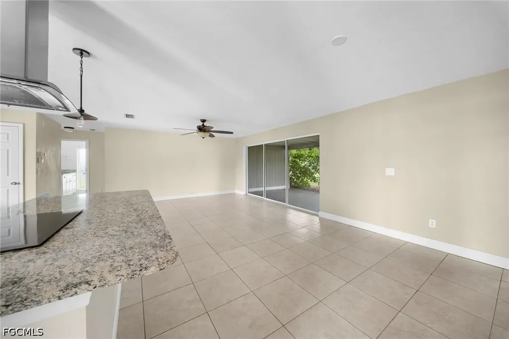 13802 2nd Street Fort Myers FL 33905