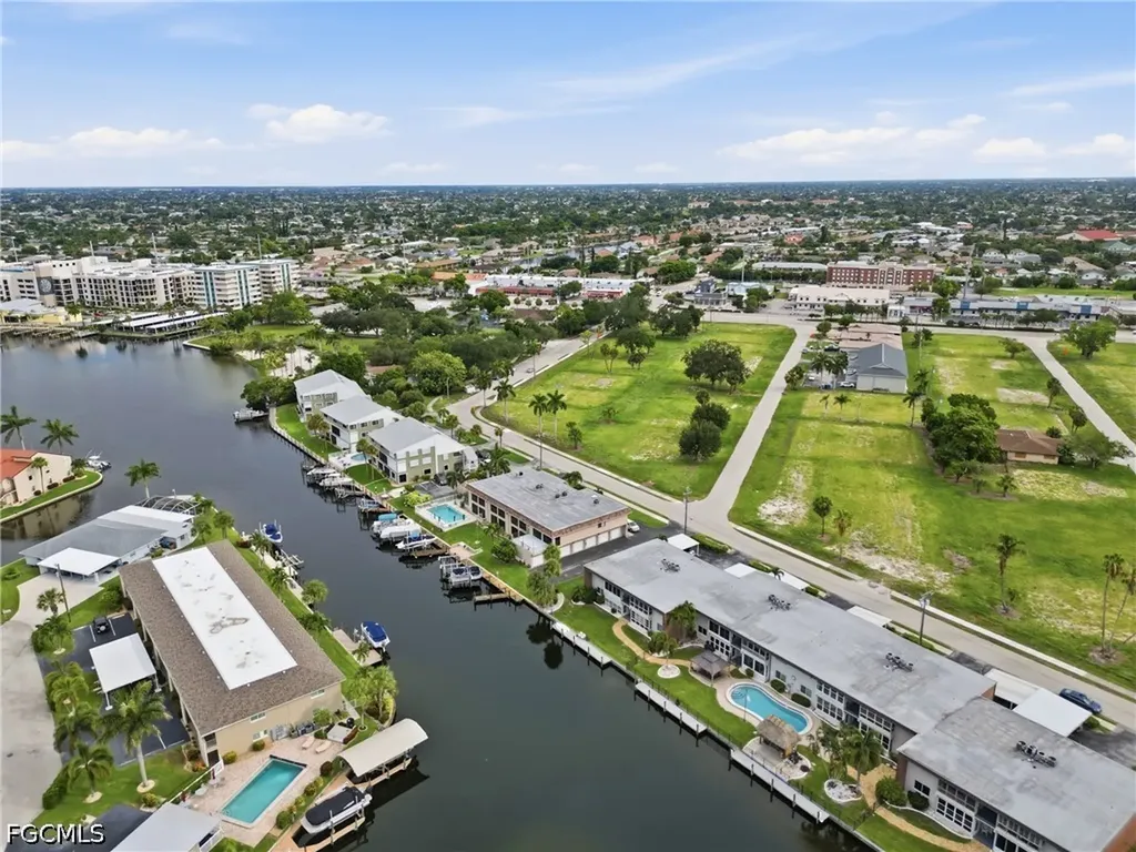 632 Victoria Drive Cape Coral FL 33904