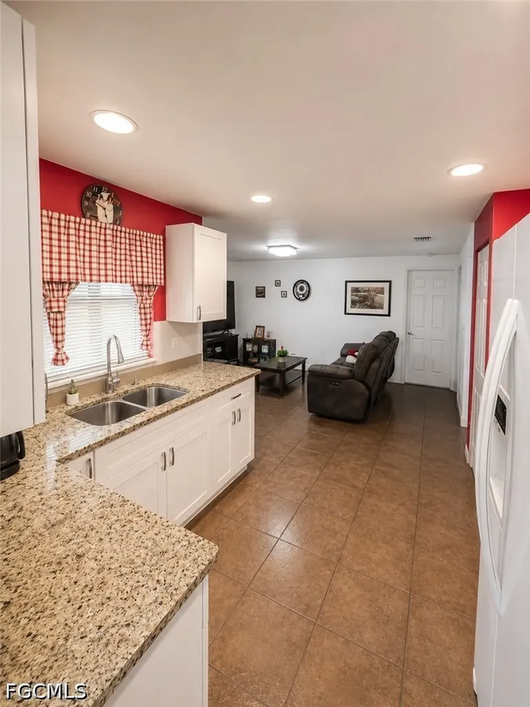 1409 NW 7th Place Cape Coral FL 33993