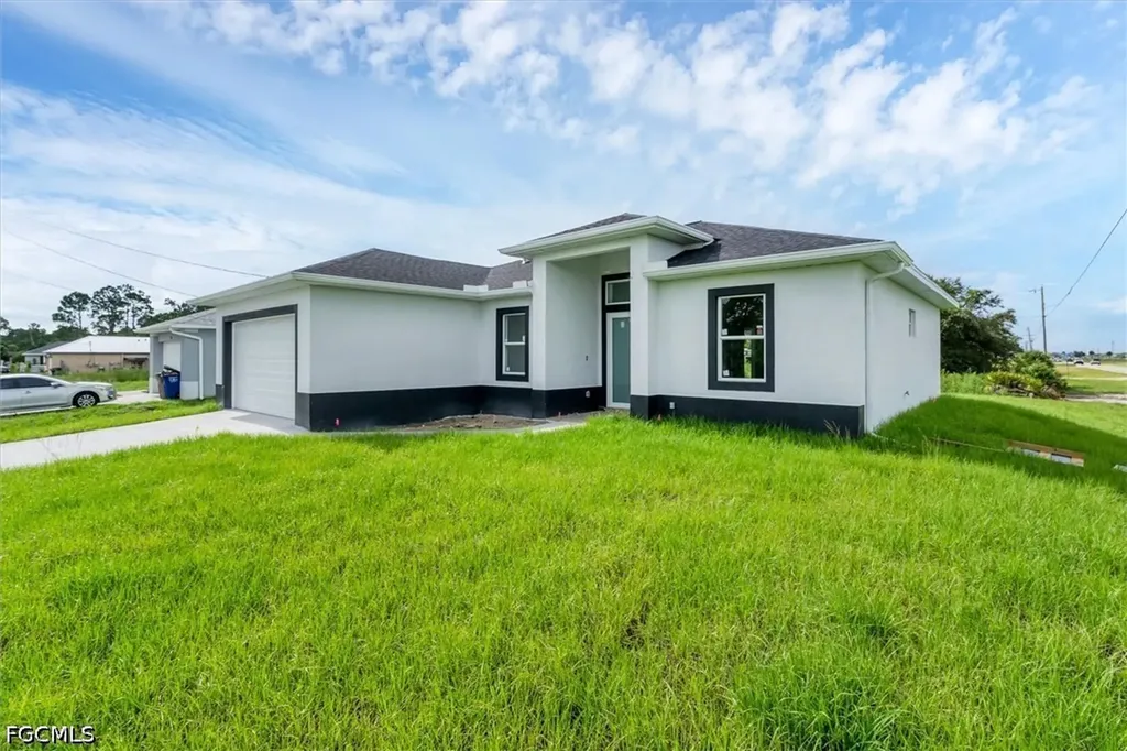 2503 Tena Avenue N Lehigh Acres FL 33971