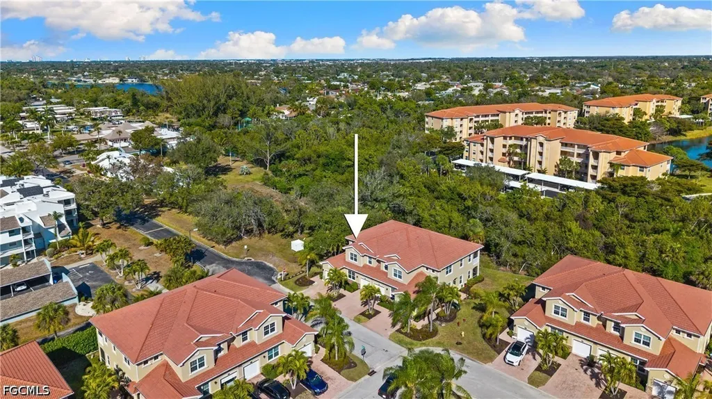 Fort Myers FL, 5790 Harbour Club Road, Unit 201