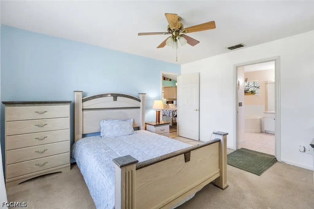 1015 SE 4th Place Cape Coral FL 33990