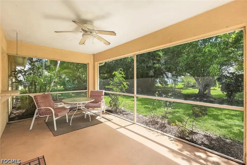 1015 SE 4th Place Cape Coral FL 33990
