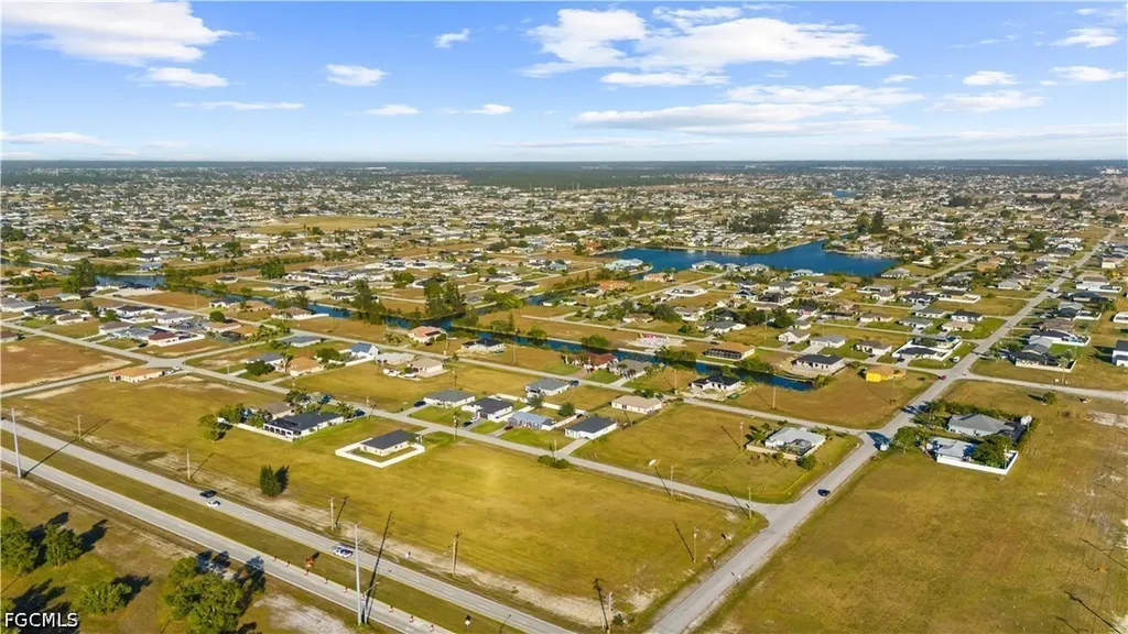 1614 NE Juanita Place Cape Coral FL 33909