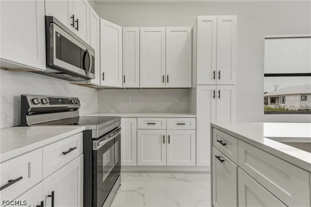 4002 9th Street SW Lehigh Acres FL 33976