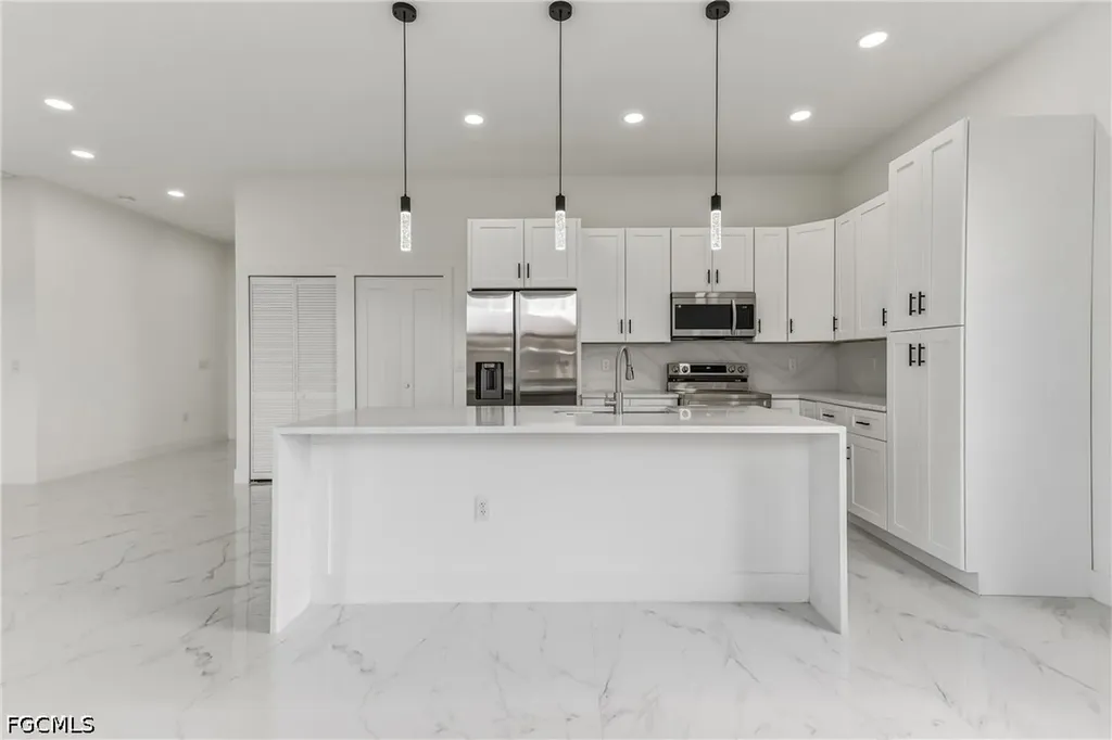 4002 9th Street SW Lehigh Acres FL 33976