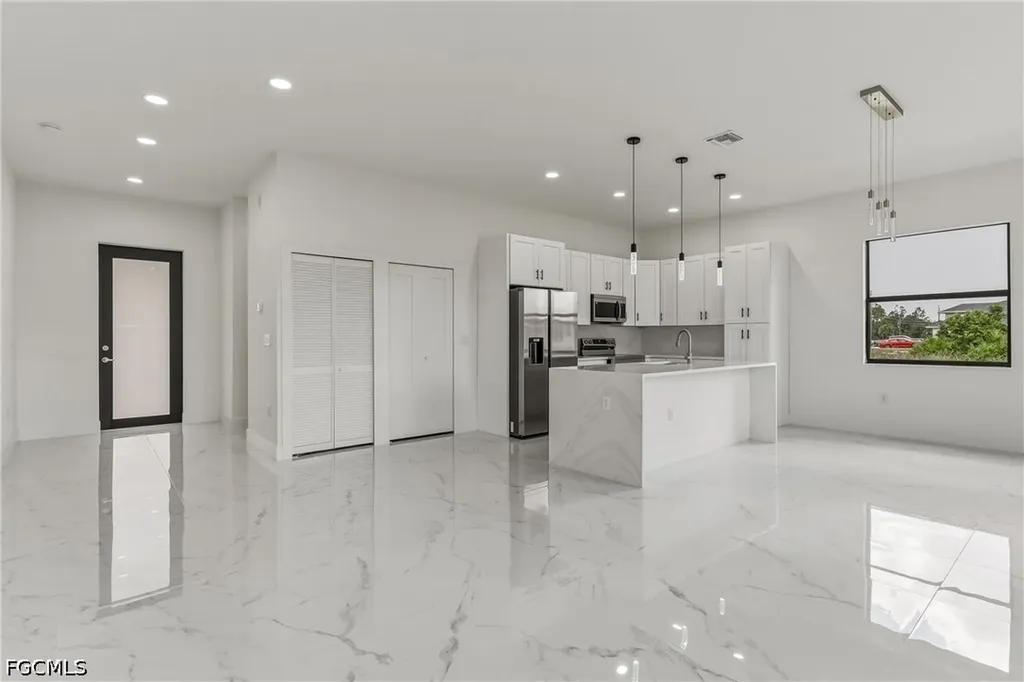 4002 9th Street SW Lehigh Acres FL 33976