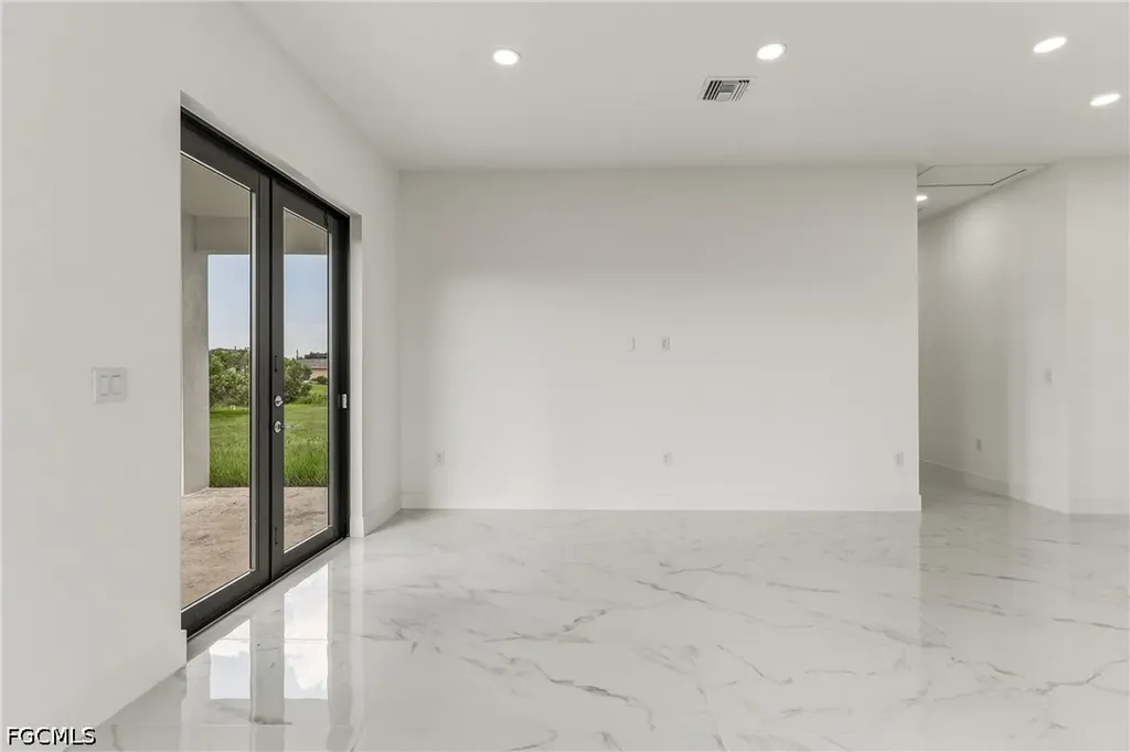 4002 9th Street SW Lehigh Acres FL 33976