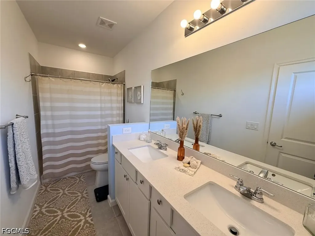 1425 Weeping Willow Court Cape Coral FL 33909