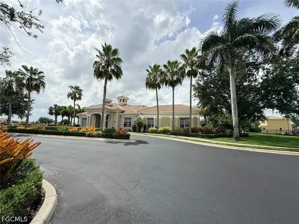 1425 Weeping Willow Court Cape Coral FL 33909