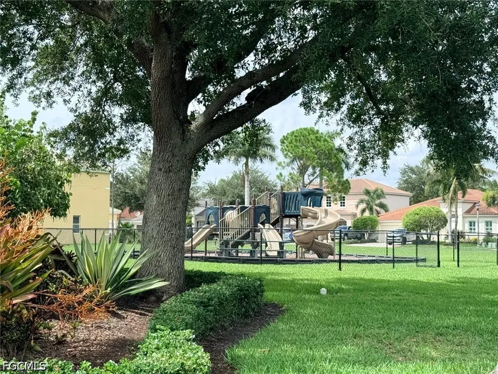 1425 Weeping Willow Court Cape Coral FL 33909
