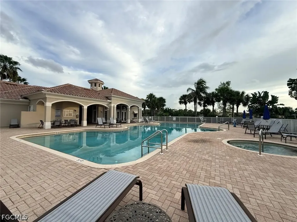 1425 Weeping Willow Court Cape Coral FL 33909