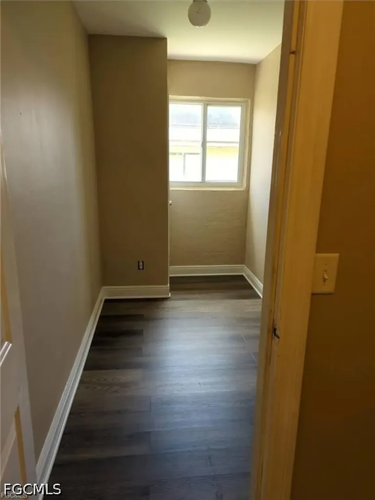 1503-1505 SW 48th Terrace Cape Coral FL 33914