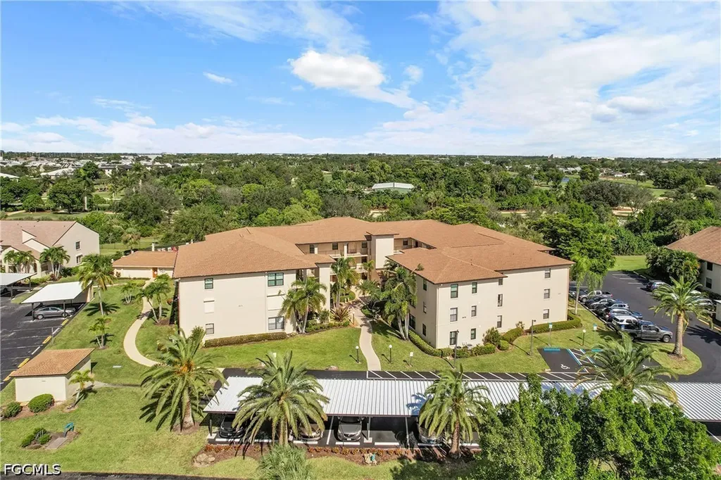 8474 Charter Club Circle Fort Myers FL 33919