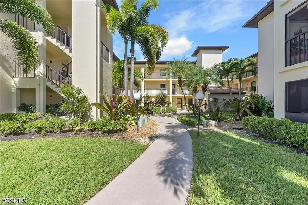 8474 Charter Club Circle Fort Myers FL 33919