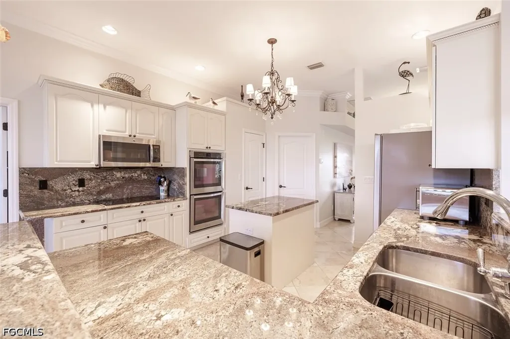 2714 SW 28th Place Cape Coral FL 33914