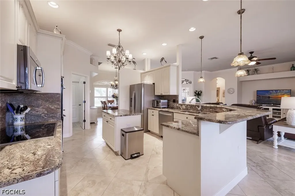 2714 SW 28th Place Cape Coral FL 33914