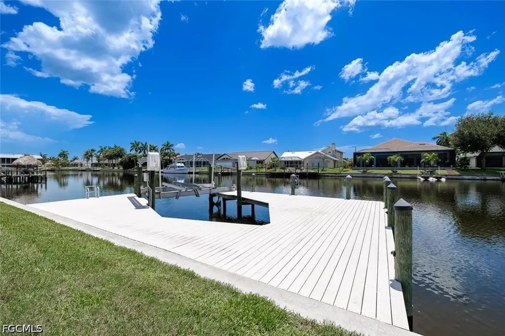 2714 SW 28th Place Cape Coral FL 33914