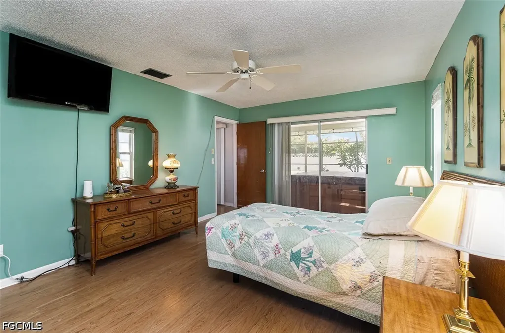 1725 SE 11th Terrace Cape Coral FL 33990