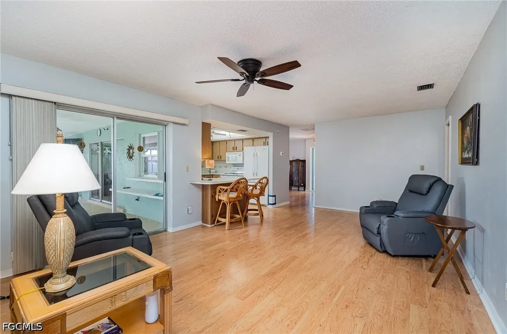 1725 SE 11th Terrace Cape Coral FL 33990