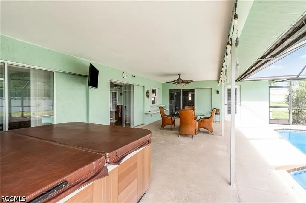 1725 SE 11th Terrace Cape Coral FL 33990