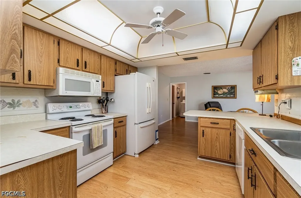 1725 SE 11th Terrace Cape Coral FL 33990