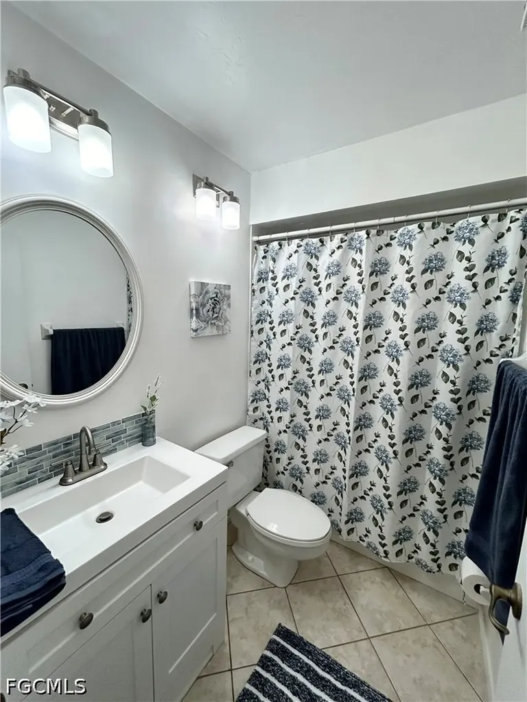 8534 Charter Club Circle Fort Myers FL 33919